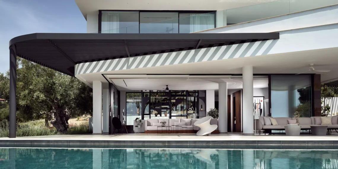 Discover the Allure of Luxury Villas in Greece with Le Collectionist